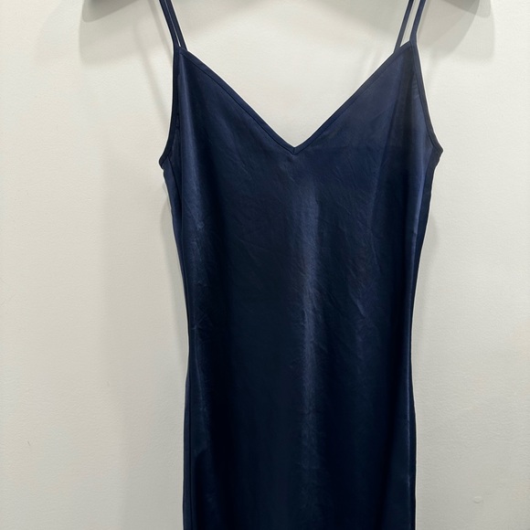 Aritzia - Wilfred only Slip Satin Midi Dress - Picture 4 of 5